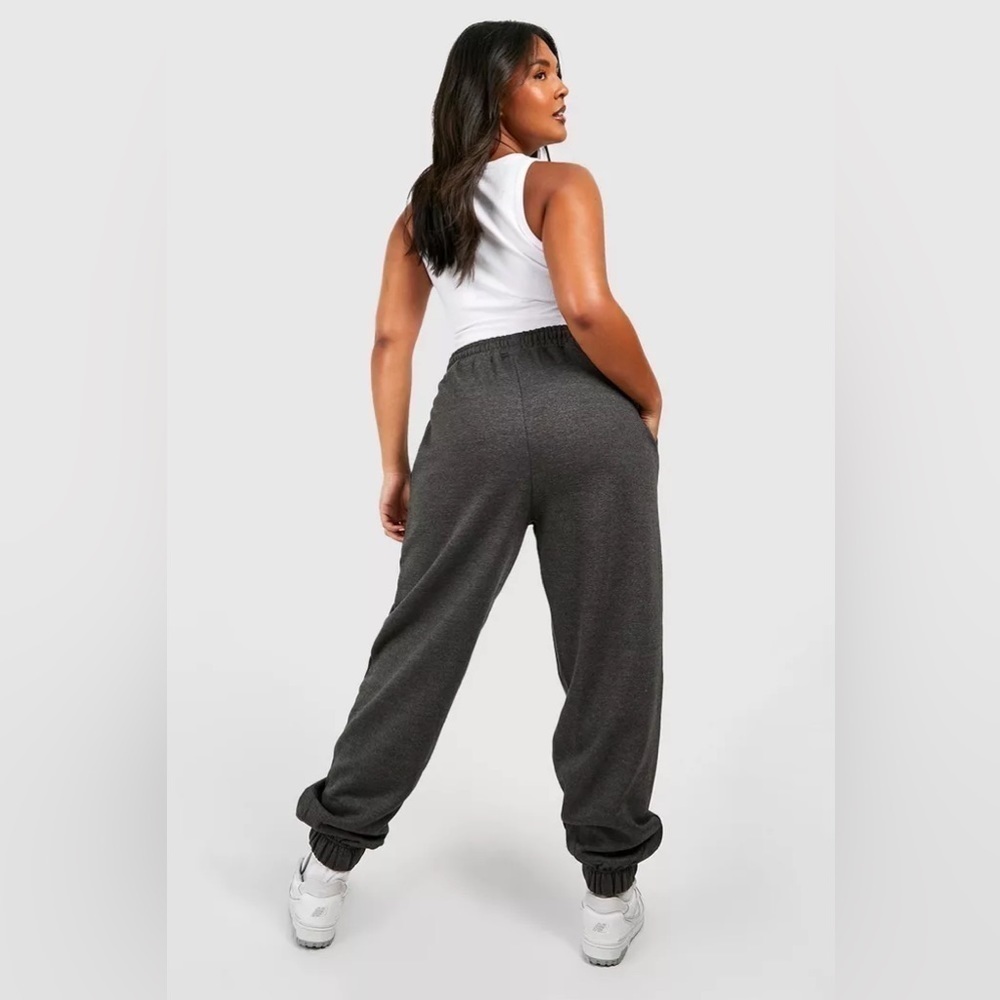 120. NWT BOOHOO RECYCLED PLUS BASIC CUFFED HEM CHARCOAL JOGGERS 24/4XL